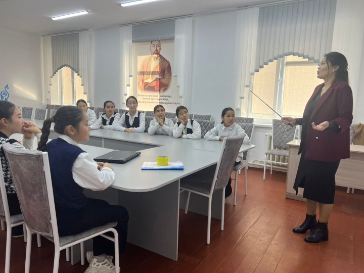 «Инабаттылық – қыздың көркі»" дөңгелек үстел